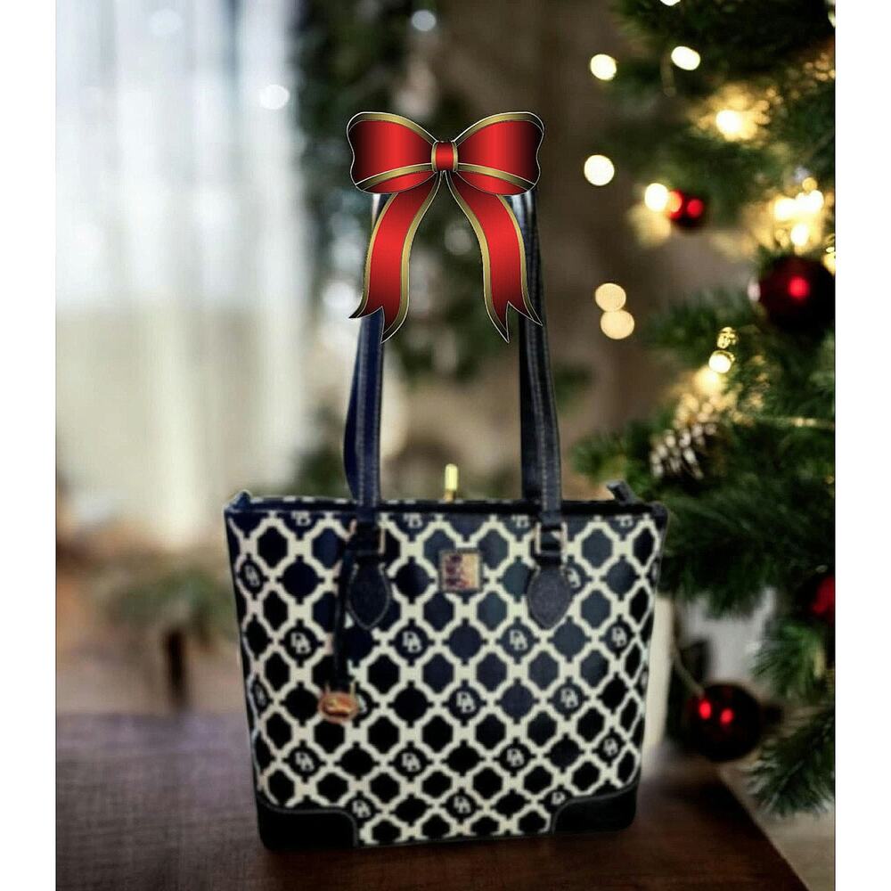 DOONEY & BOURKE Geometric Women’s Handbag, coated canvas & Leather black & white